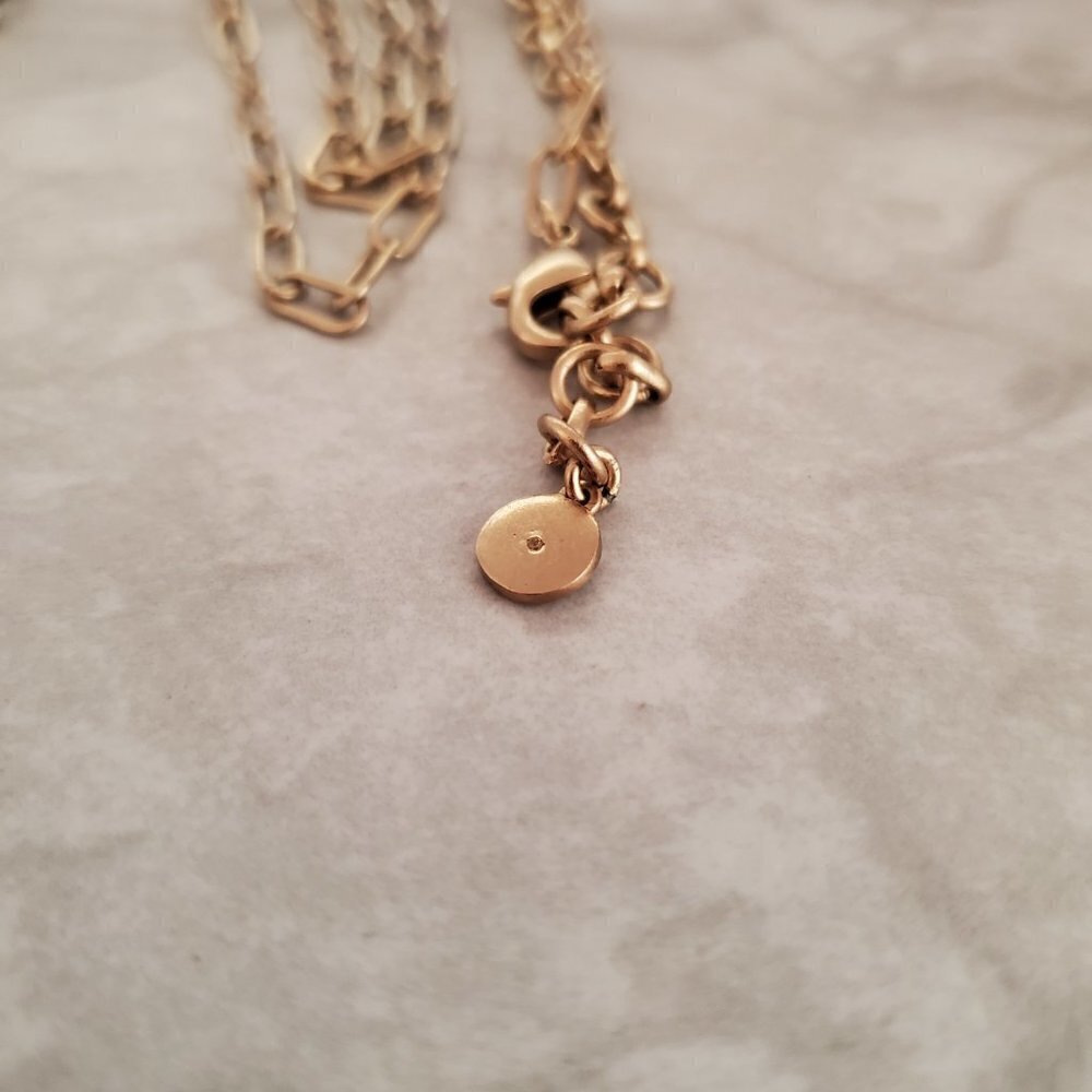 ✨ Stella and Dot Gold Silver Hammared Agate Distressed Pendant Necklace ✨ - Picture 9 of 10